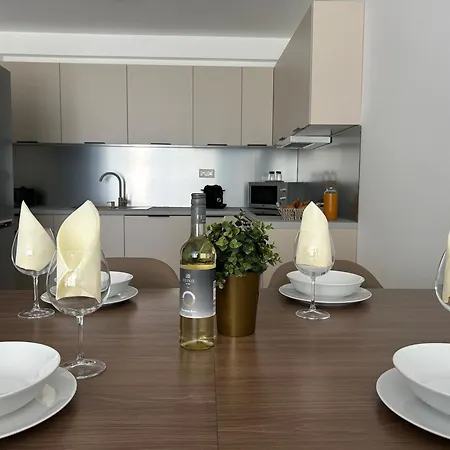 Mango - Dingi 102 Apartman *