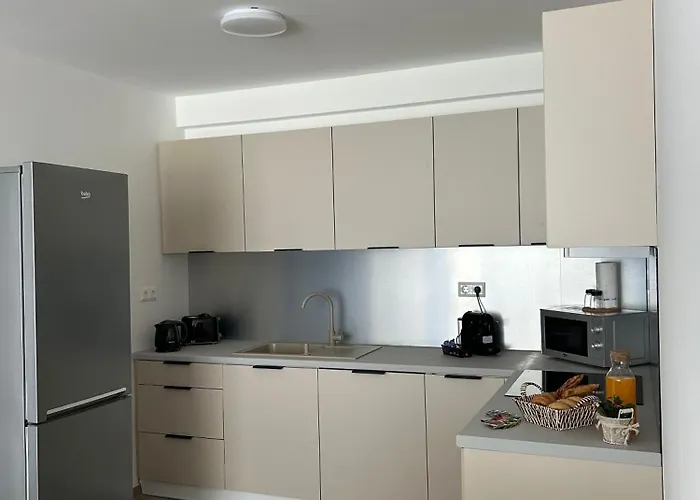 Διαμέρισμα Dingi 102